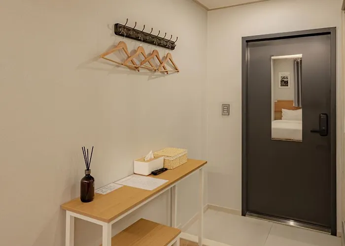 Hostel Zip1972 Near Euljiro & Myeong Seul