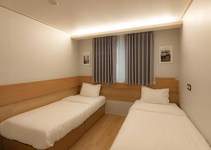 Hostel Zip1972 Near Euljiro & Myeong Seul